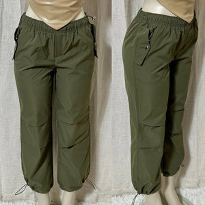The “Major Baddie” Parachute Pants In Olive
